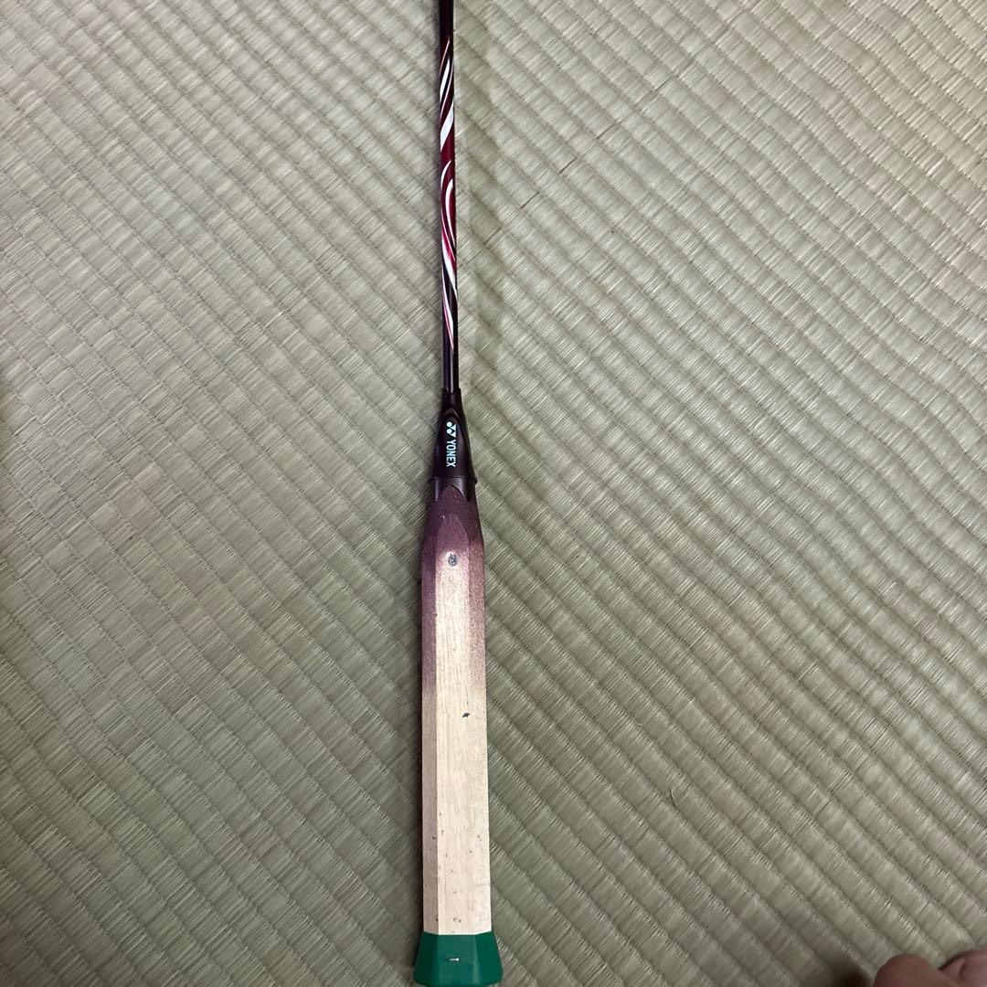 ヨネックス　バドミントンラケット　アストロクス100zzクレナイ