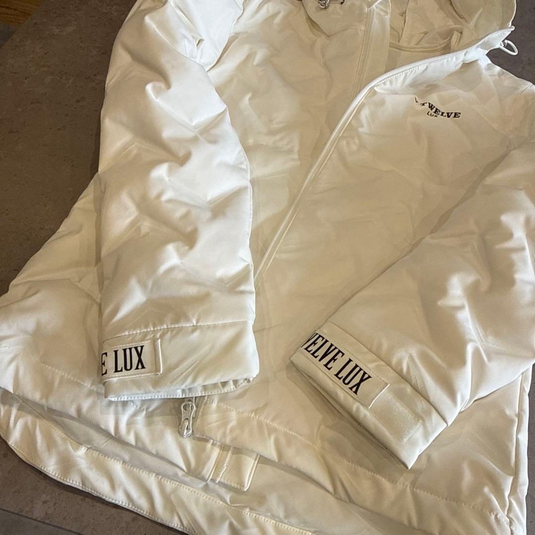 V TWELVE LUX フード付きダウンジャケット ホワイト