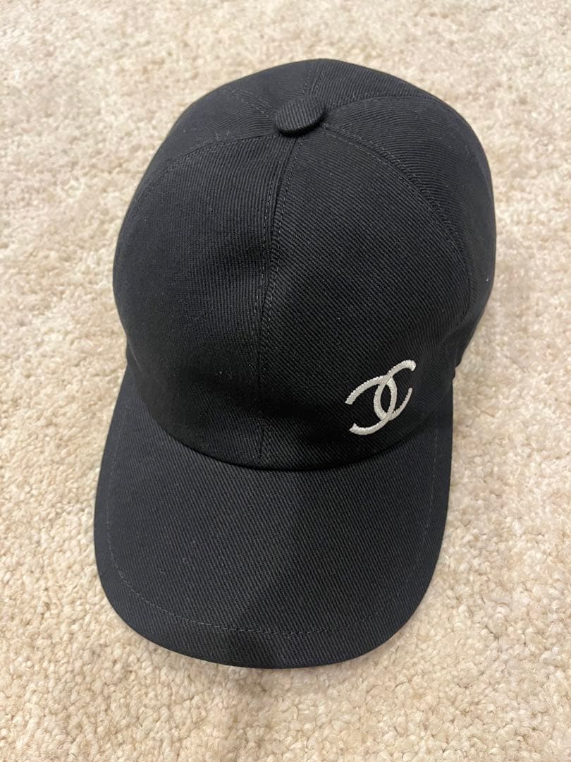 CHANEL 黒 キャップ ロゴ入り,購入証明あり
