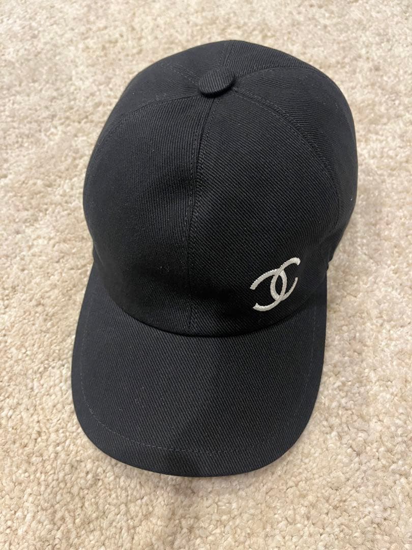 CHANEL 黒 キャップ ロゴ入り,購入証明あり