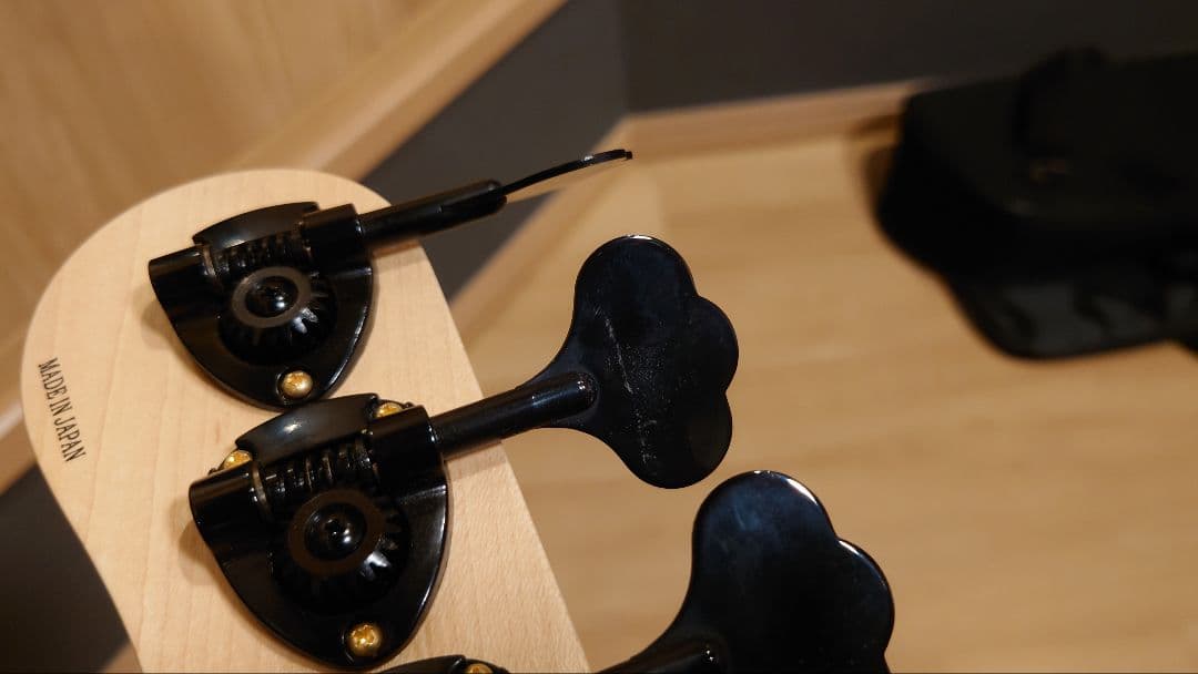 momose　custom 5弦ベース