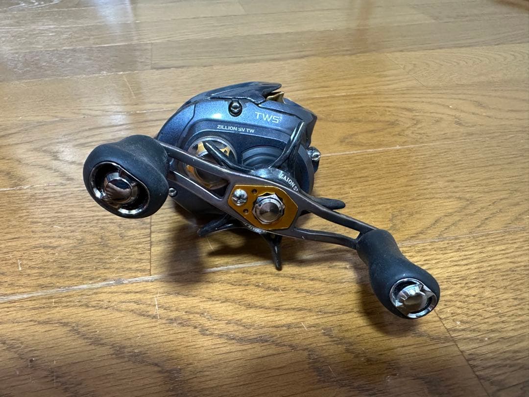 ダイワZILLION SV TW ベイトリール　右巻き　6.3