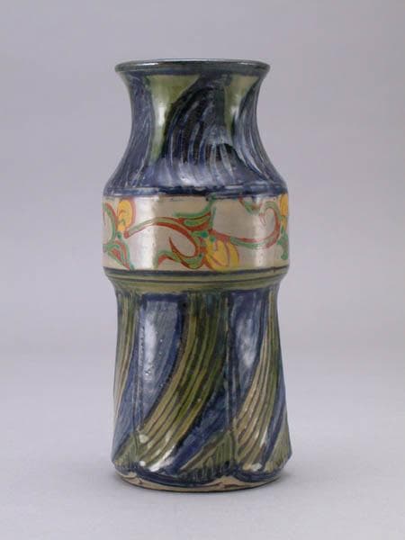 壺屋焼三代仁王 小橋川つる子 作 呉須赤絵立型花瓶