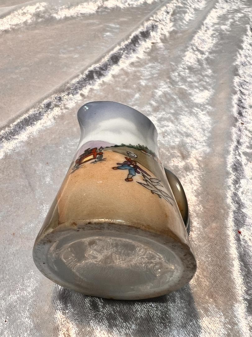 カップ＆ソーサー2個とミルクポットのセット 手描き　オランダの風景　刻印なし