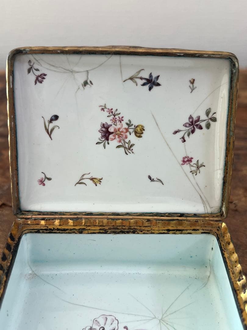 ヨーロッパのアンティーク小箱