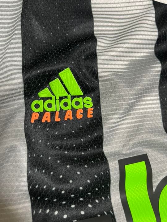 アディダス×ユベントス×パレス　トリプルコラボ　オーセンティック ジャージー