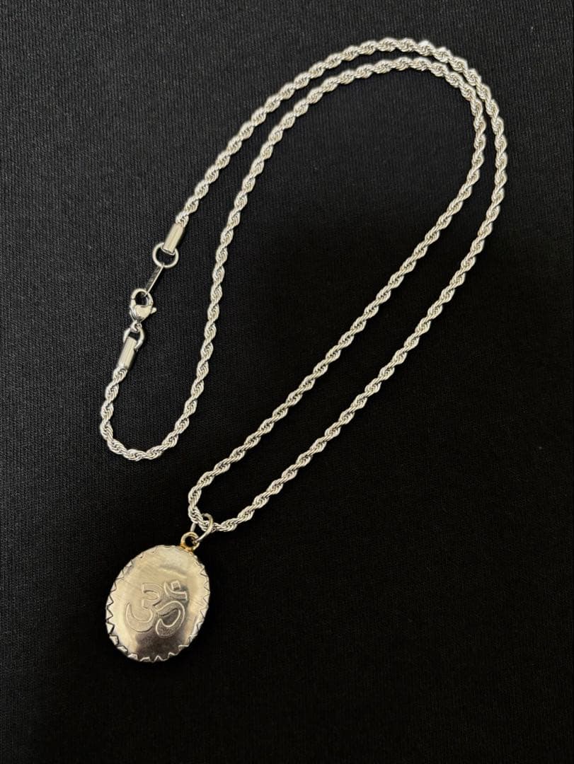 《週末価格》藤井風さん　オームペンダント クリシュナ神〈イエロー〉