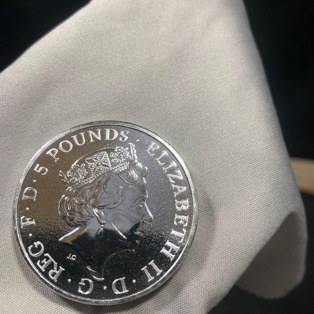 その5　純銀貨 2オンス クイーンズビースト　2016 ライオン・イングランド
