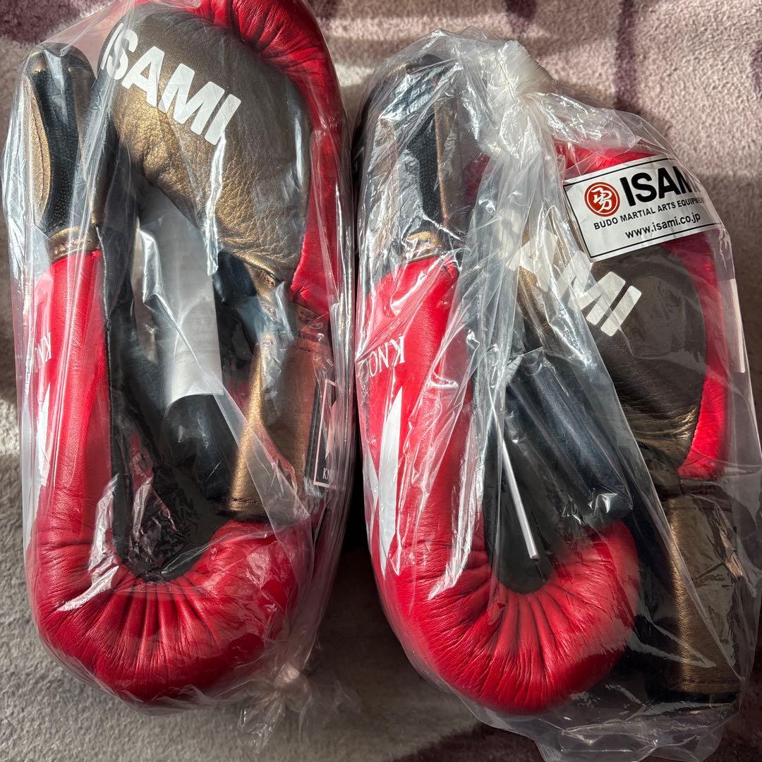ISAMI KNOCKOUT ボクシンググローブ 8oz