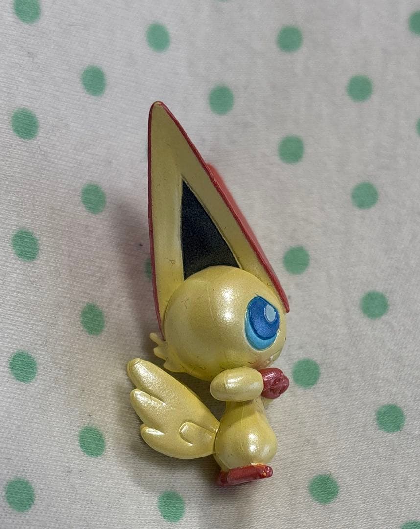 モンコレ　ビクティニ　レア