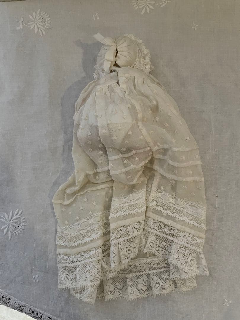 ビスクドール⑬ ベビー ベッド ミニョネット 赤ちゃん ヴィンテージ