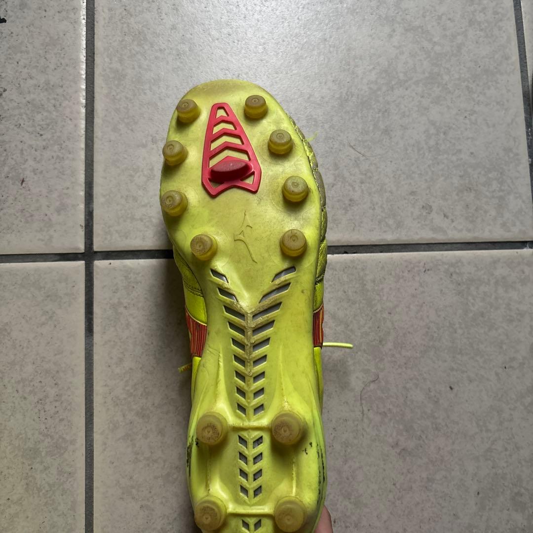 Mizuno 蛍光イエロー スパイクシューズ