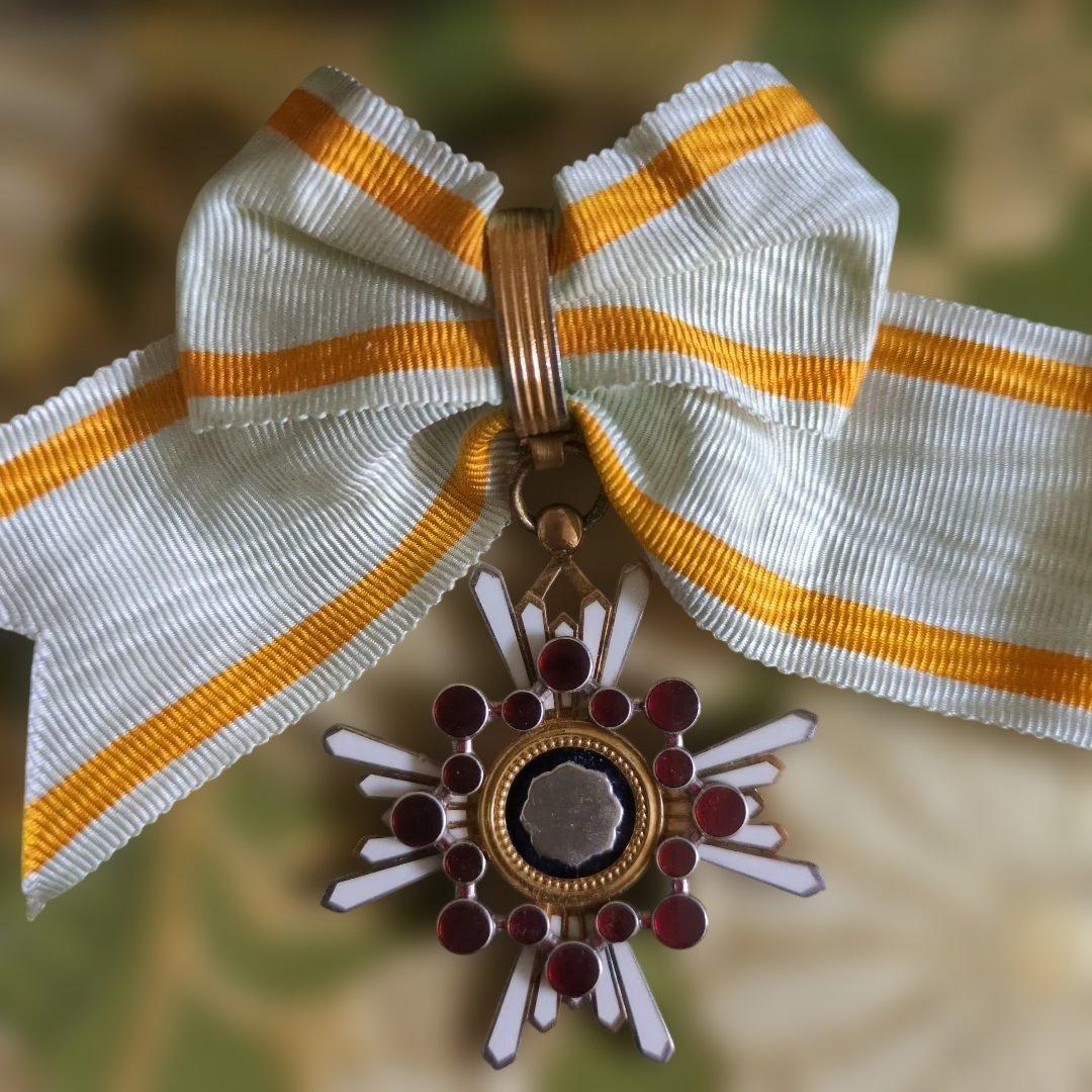 【最終価格】【美品・希少】勲五等瑞宝章 リボン婦人用 塗共箱・略綬付き