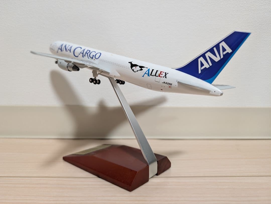 航空機・ヘリコプター ANA 1/200 B767-300BCF