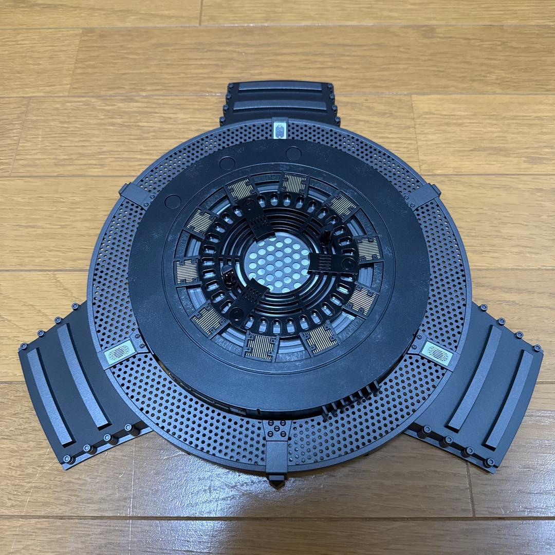 ホットトイズ　DIECAST アイアンマン マーク7 オープンアーマー専用台座