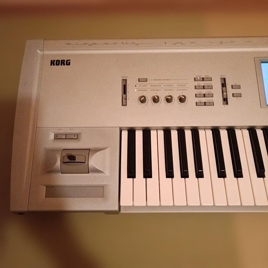 KORG TRITON シンセサイザー 61鍵 コルグ キーボード