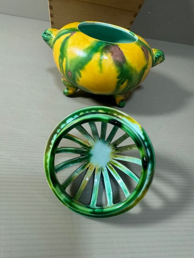 2346 平戸焼　横石嘉助　三彩　獅子　香炉