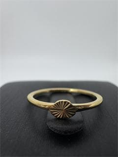 《日本製18金》K18ゴールドリング 放射状彫刻 細身 9号 即日発送