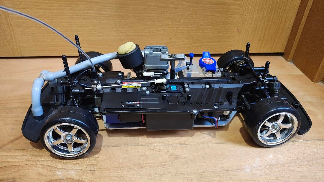 タミヤ TG10 エンジンカー 中古 エンジン分解清掃 始動 メカ調整済み