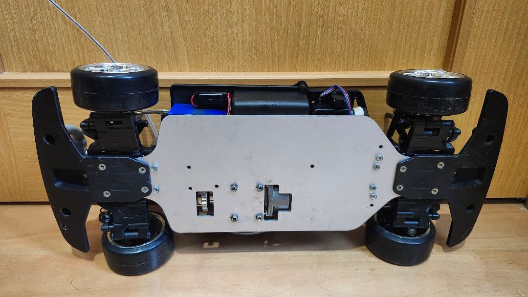 タミヤ TG10 エンジンカー 中古 エンジン分解清掃 始動 メカ調整済み