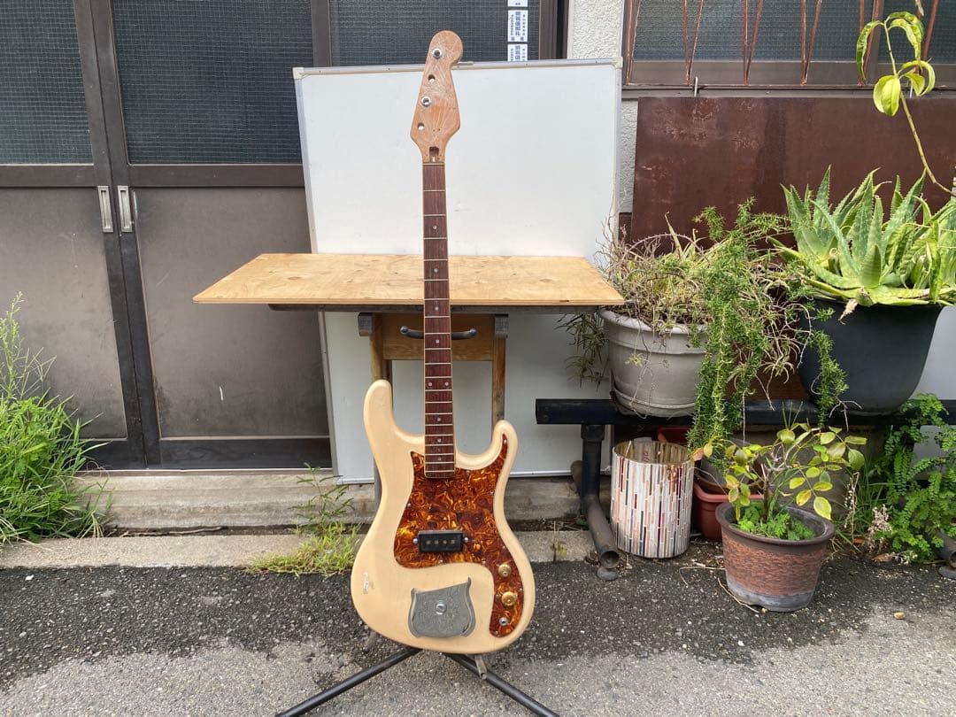 guya tone 型番不明　エレキベース　ビザールベース