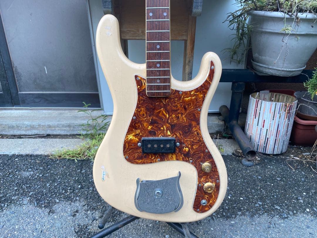 guya tone 型番不明　エレキベース　ビザールベース