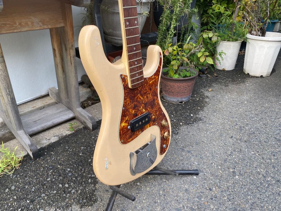 guya tone 型番不明　エレキベース　ビザールベース