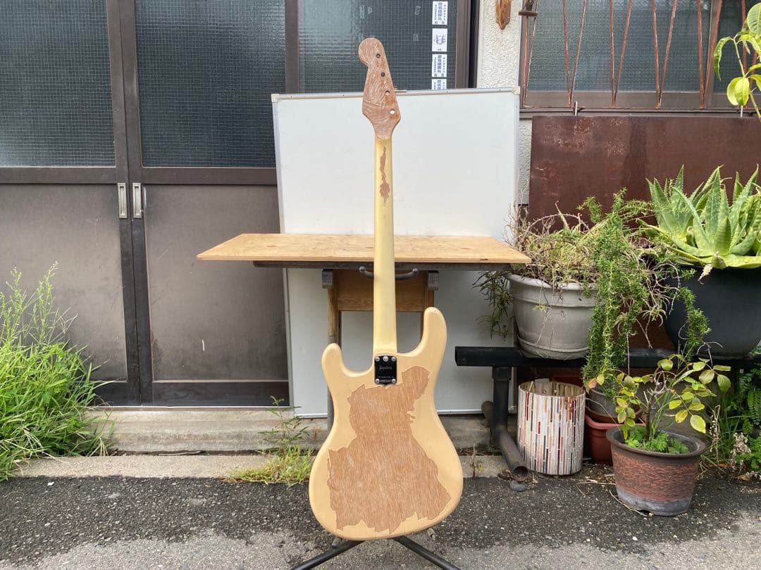 guya tone 型番不明　エレキベース　ビザールベース
