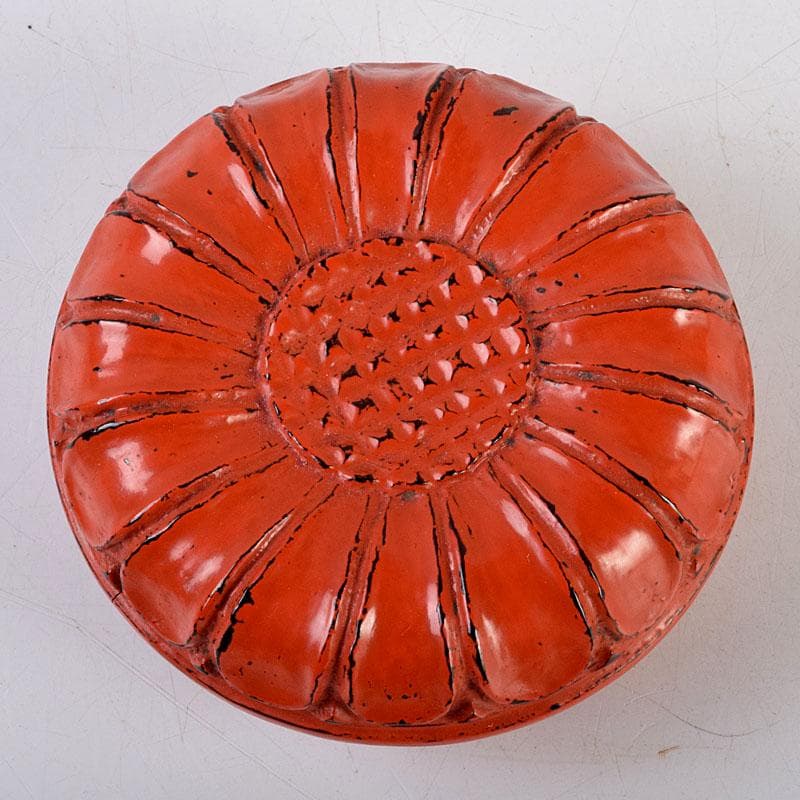 茶道具　鎌倉彫　橘屋友七作　菊形香合　共箱　V　8756