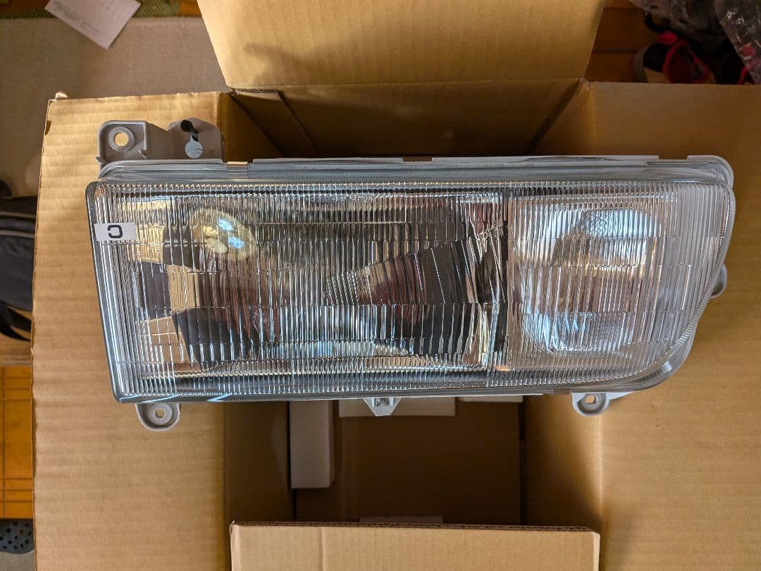旧車　日野純正ヘッドライト　新品未使用　KoiTo 100-35824