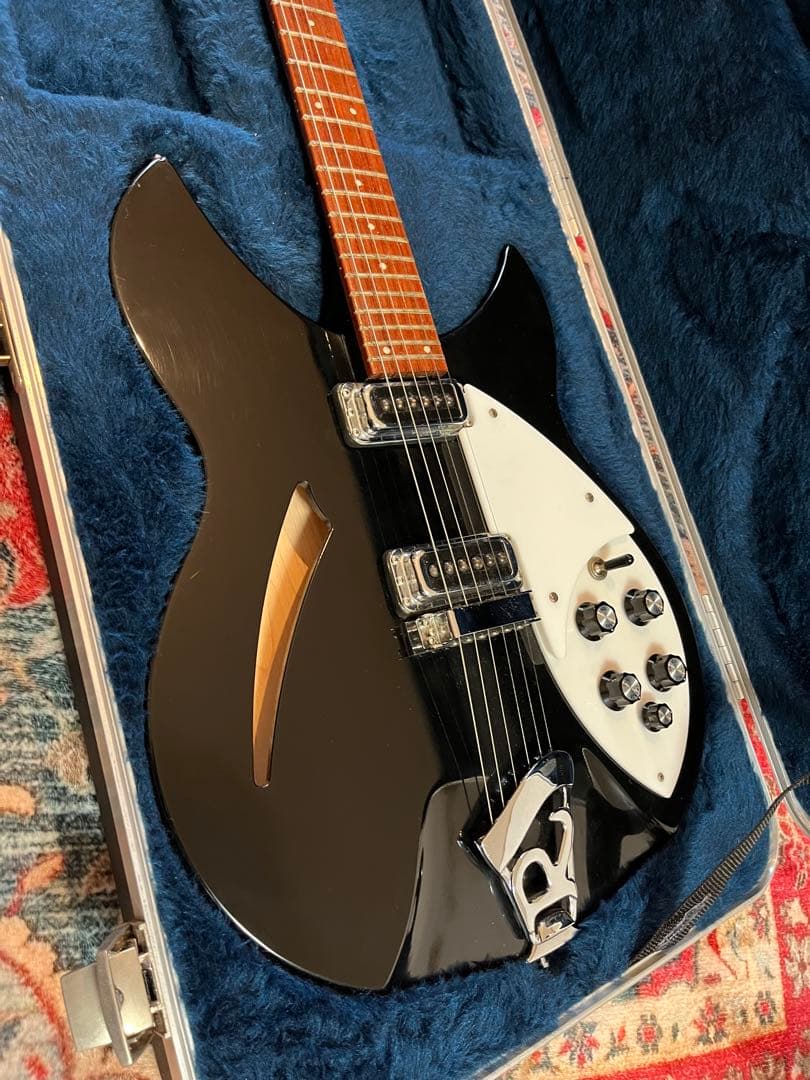 【限定値下げ】純正ハードケース付 Rickenbacker 330 2000年製