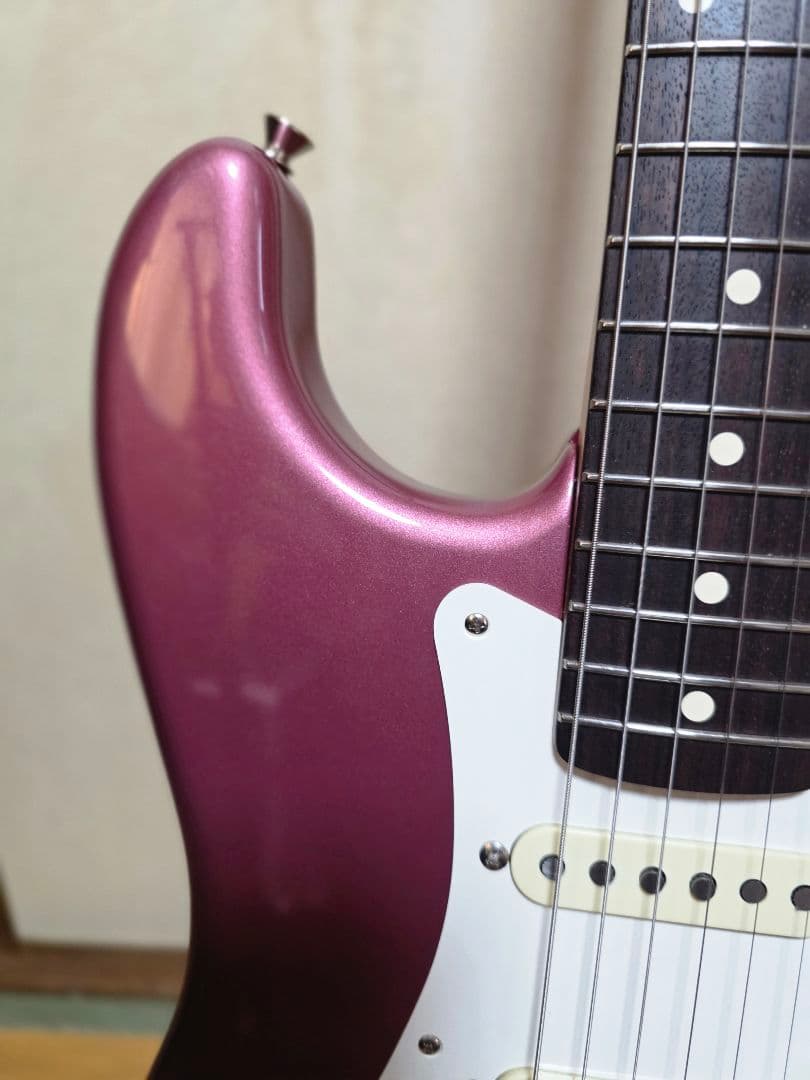 Limited Char Stratocaster® Burgundy
