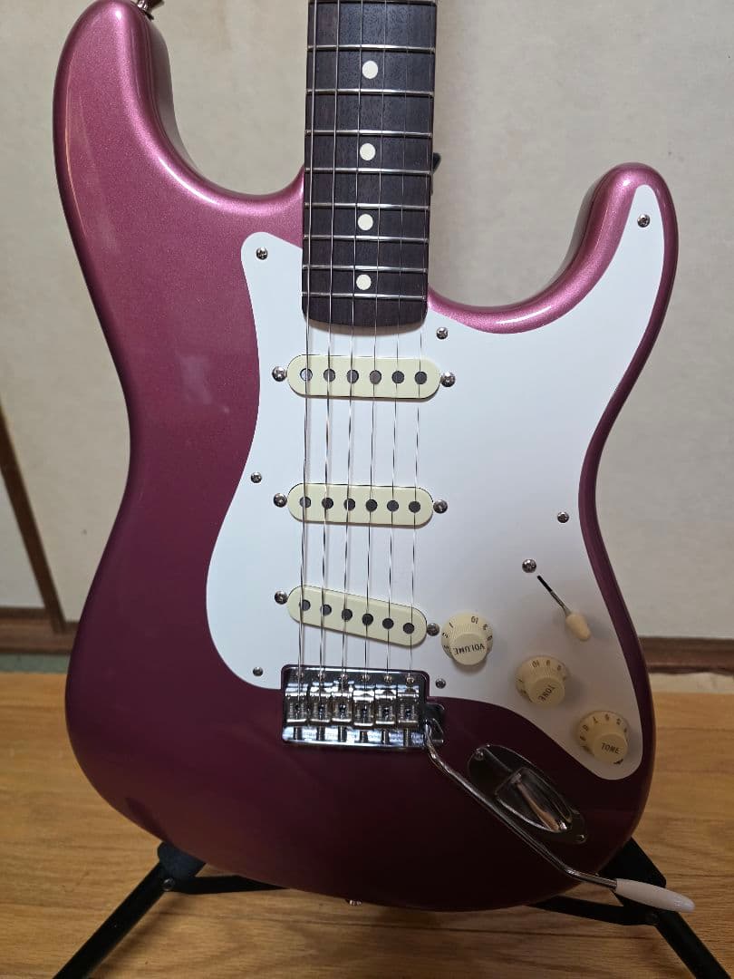Limited Char Stratocaster® Burgundy