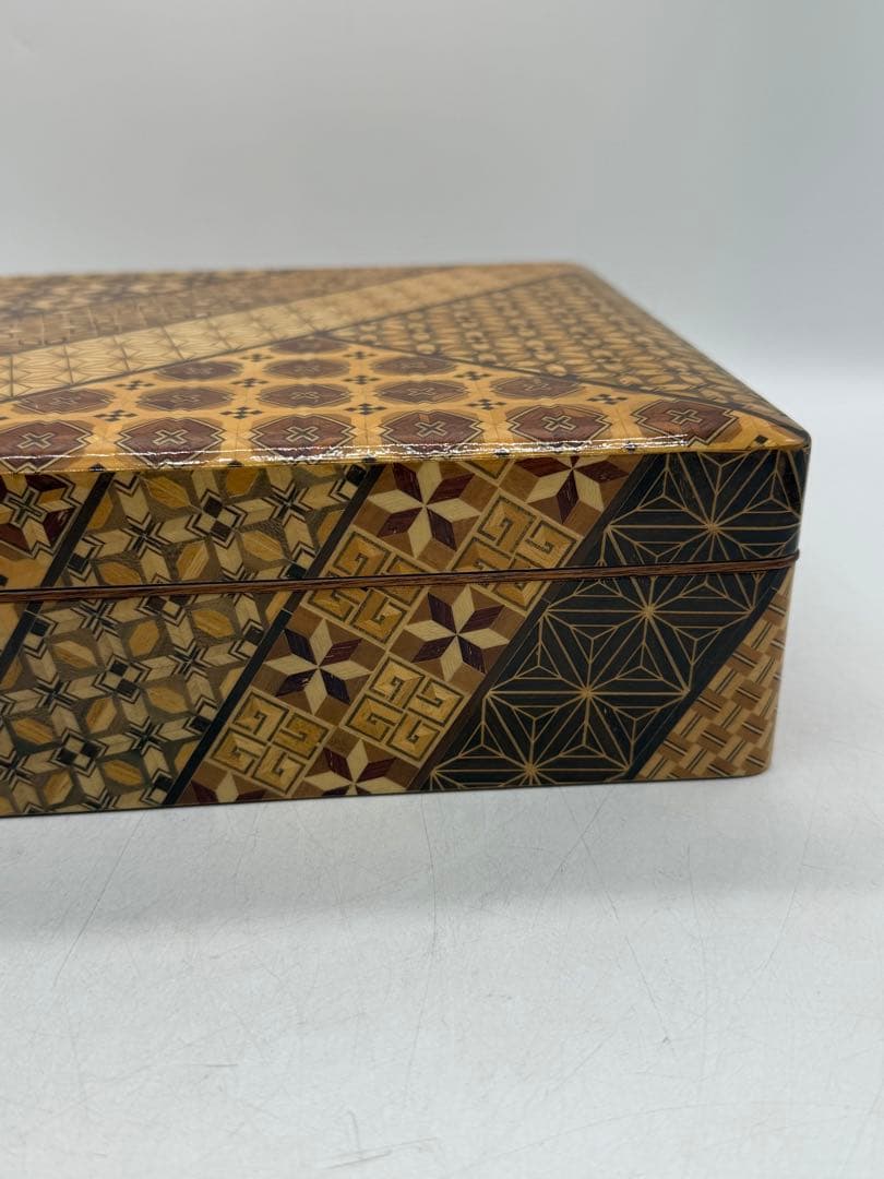 美品　寄木細工　収納箱　送料込み251020