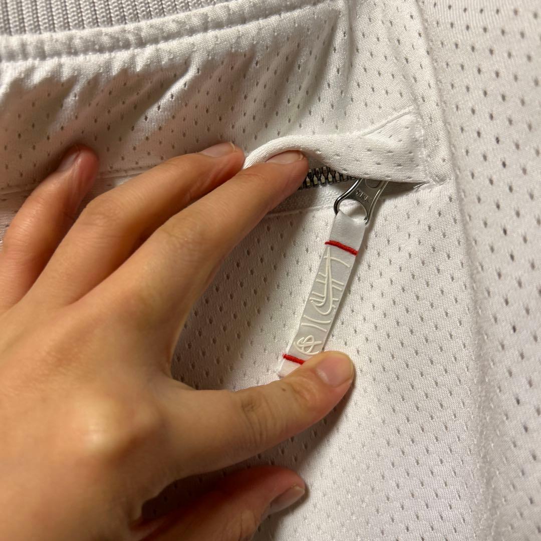 NIKE エアモアアップテンポ（モアテン）ハーフパンツ