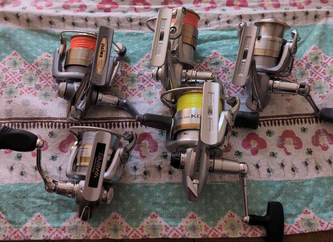 【マンゴ.KT】ダイワ　スピニングリール５台セット