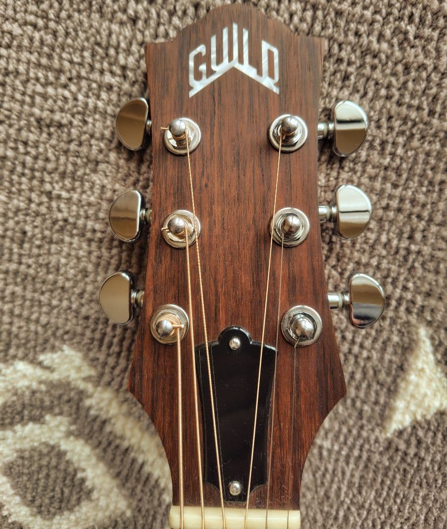 訳あり（ピックアップ不良）　Guildアコースティックギター　AO-3CE
