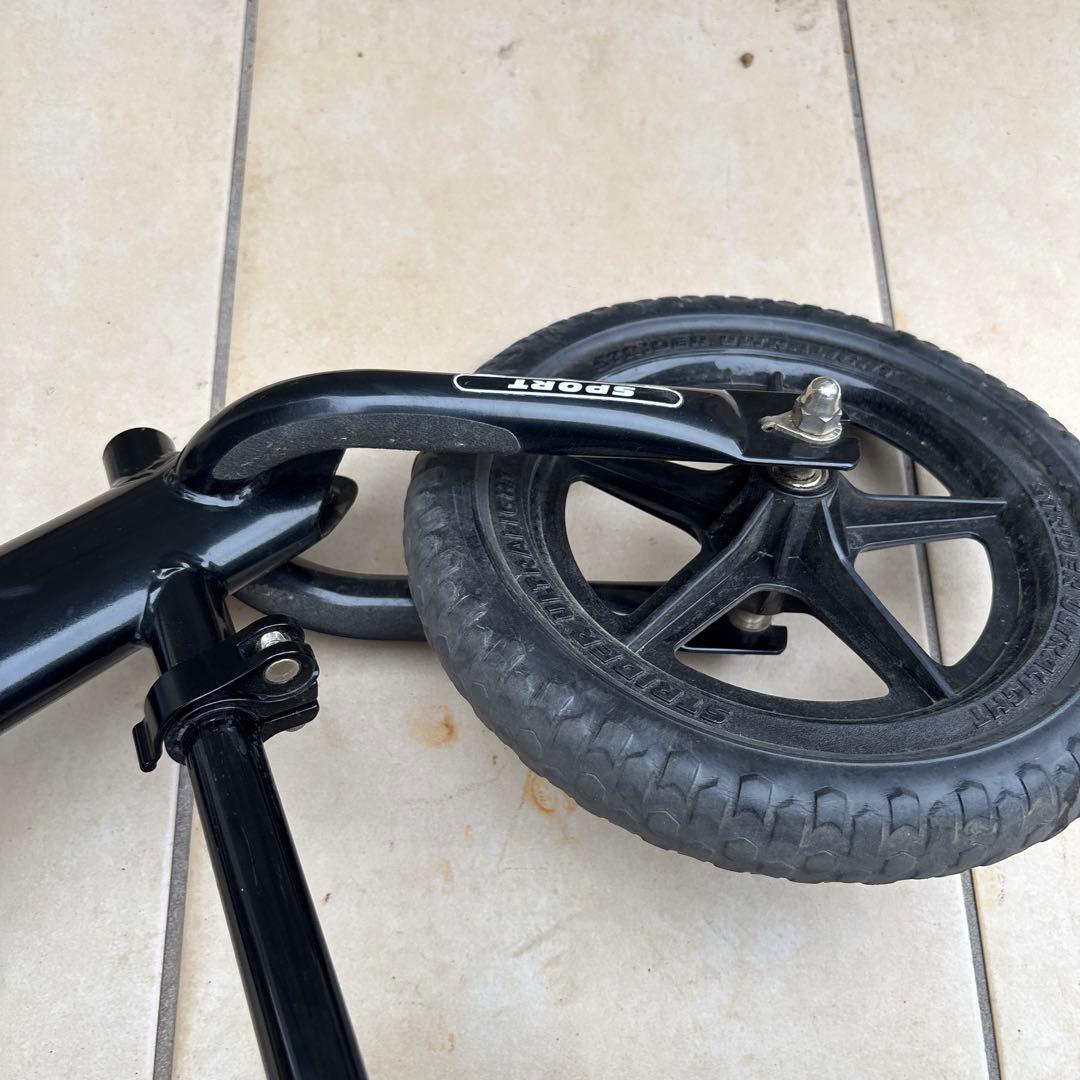 【人気のブラック】STRIDER ストライダー　12インチ 　スポーツモデル