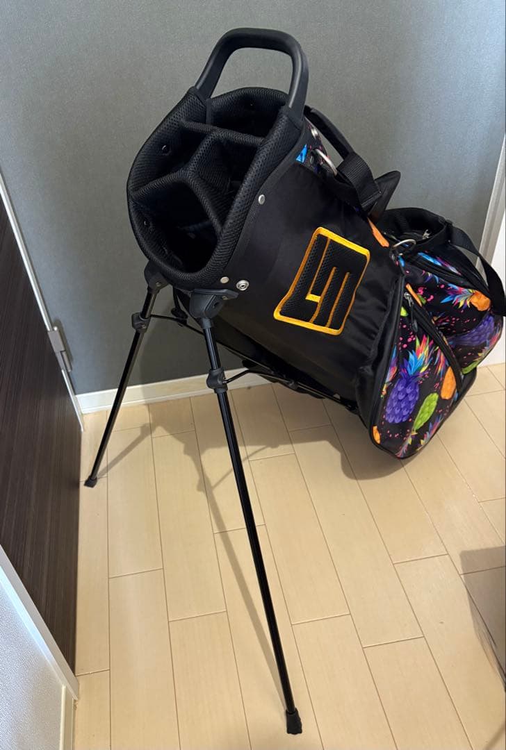 美品⭐︎LOUDMOUTH トロピカルパイナップルキャディバッグ／フードカバーなし