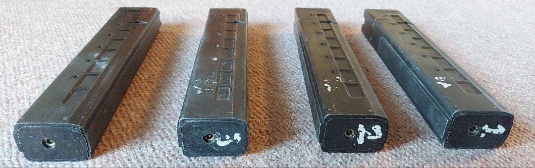 KSC MP9ガスガン　マガジン・サプレッサー・スリングセット(箱なし・現状品)