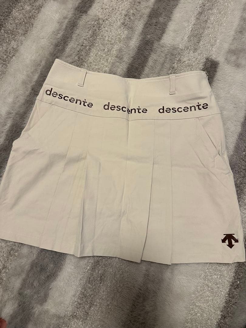 【美品】DESCENTE GOLFプリーツスカート インナーパンツ付き ベージュ