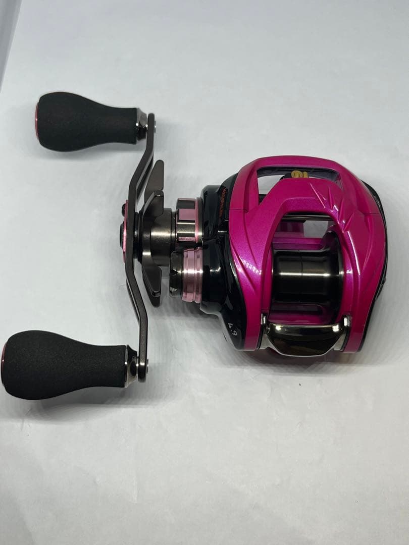 【新品未使用】激レア ダイワ 18紅牙 TW 4.9L-RM ハイパーカスタム