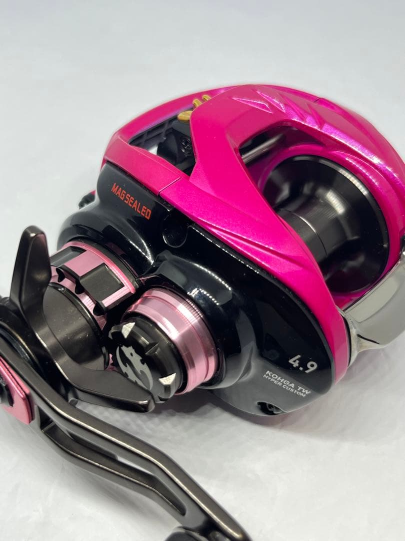 【新品未使用】激レア ダイワ 18紅牙 TW 4.9L-RM ハイパーカスタム