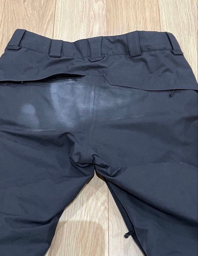 だ*ご様 Barton ak 最高級ライン　スノーボードパンツ　Mサイズ