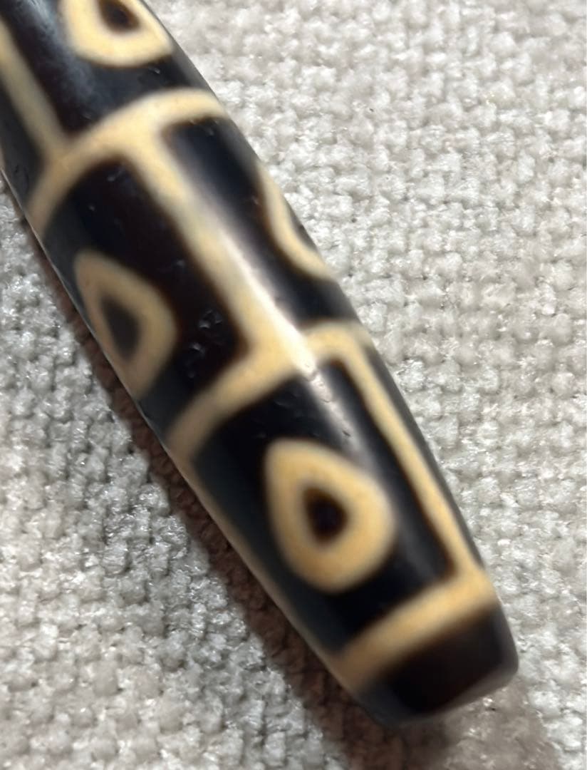 上肯天珠　仏心九眼天珠　2／送料込　匿名発送／チベット　天珠