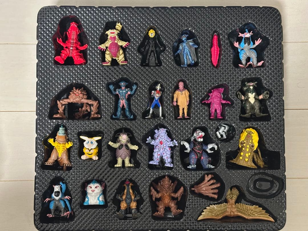 ウルトラモンスター超全集〈ウルトラマンダイナ光臨編〉