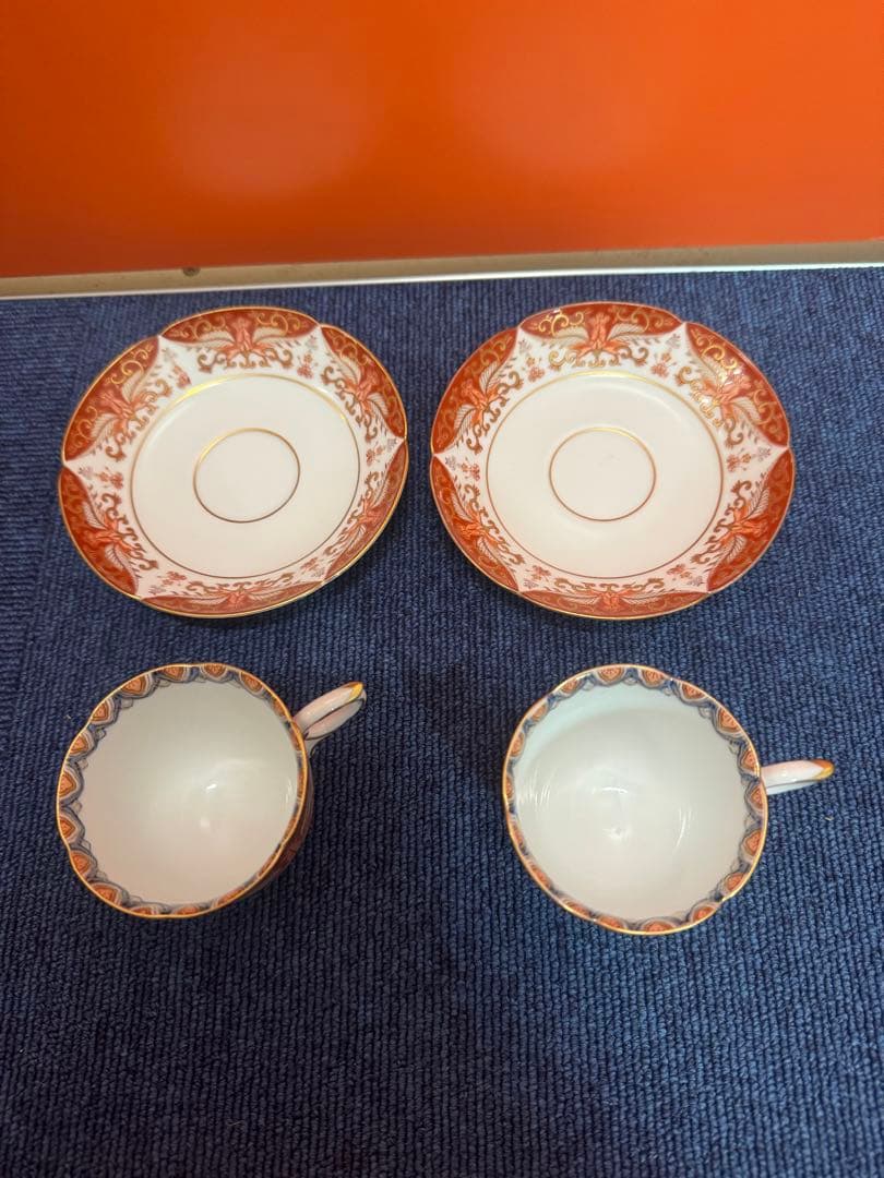 1603 有田焼 賞美堂 其泉窯 赤濃金彩唐草コーヒー碗皿2客セット 未使用品