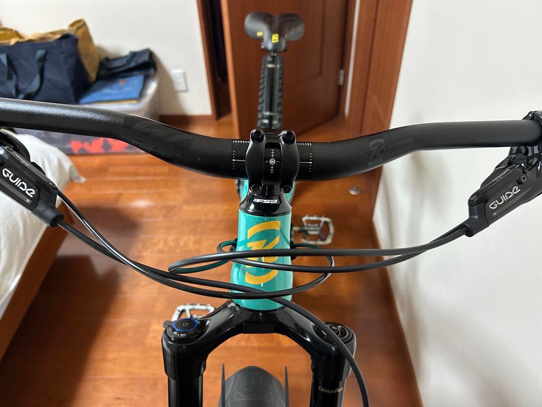 極上美品　カーボン　kona ダウンヒル　PROCESS 153 CR 29