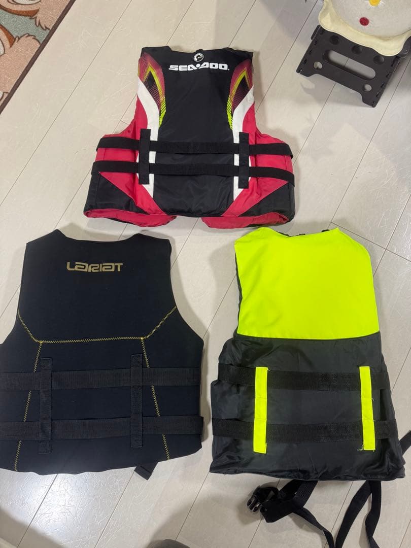 ライフジャケット LARIAT 男 SEADOO 女性 DOLPHIN 子供