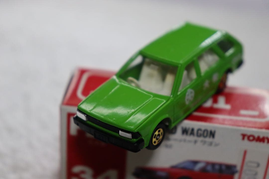 トミカ　大和デパート　日本製　ブルーバード　ワゴン　日産　赤箱　NO.34
